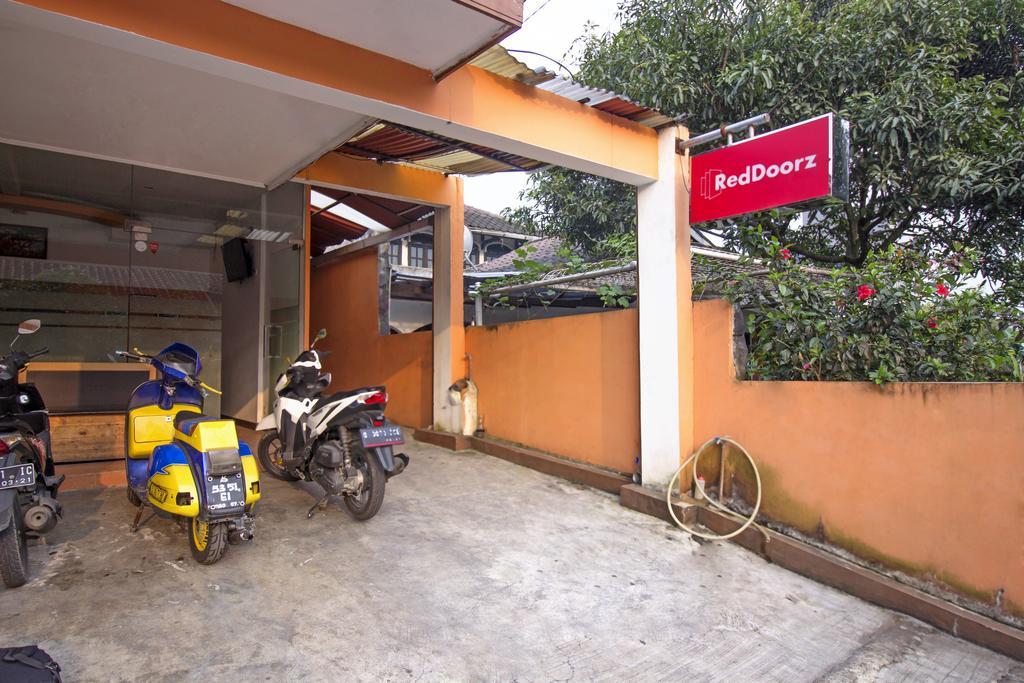 Reddoorz Syariah Near Btc Fashion Mall Bandung Exteriör bild