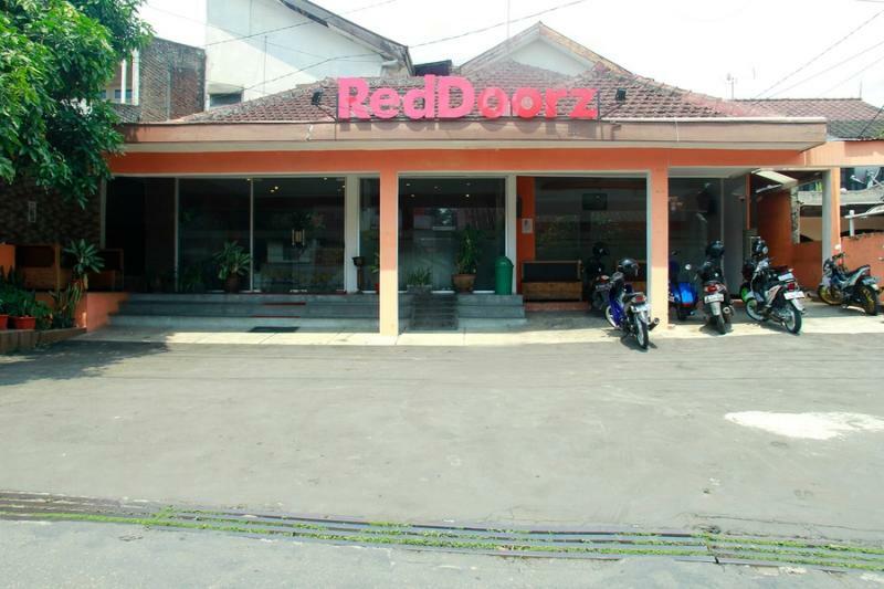 Reddoorz Syariah Near Btc Fashion Mall Bandung Exteriör bild