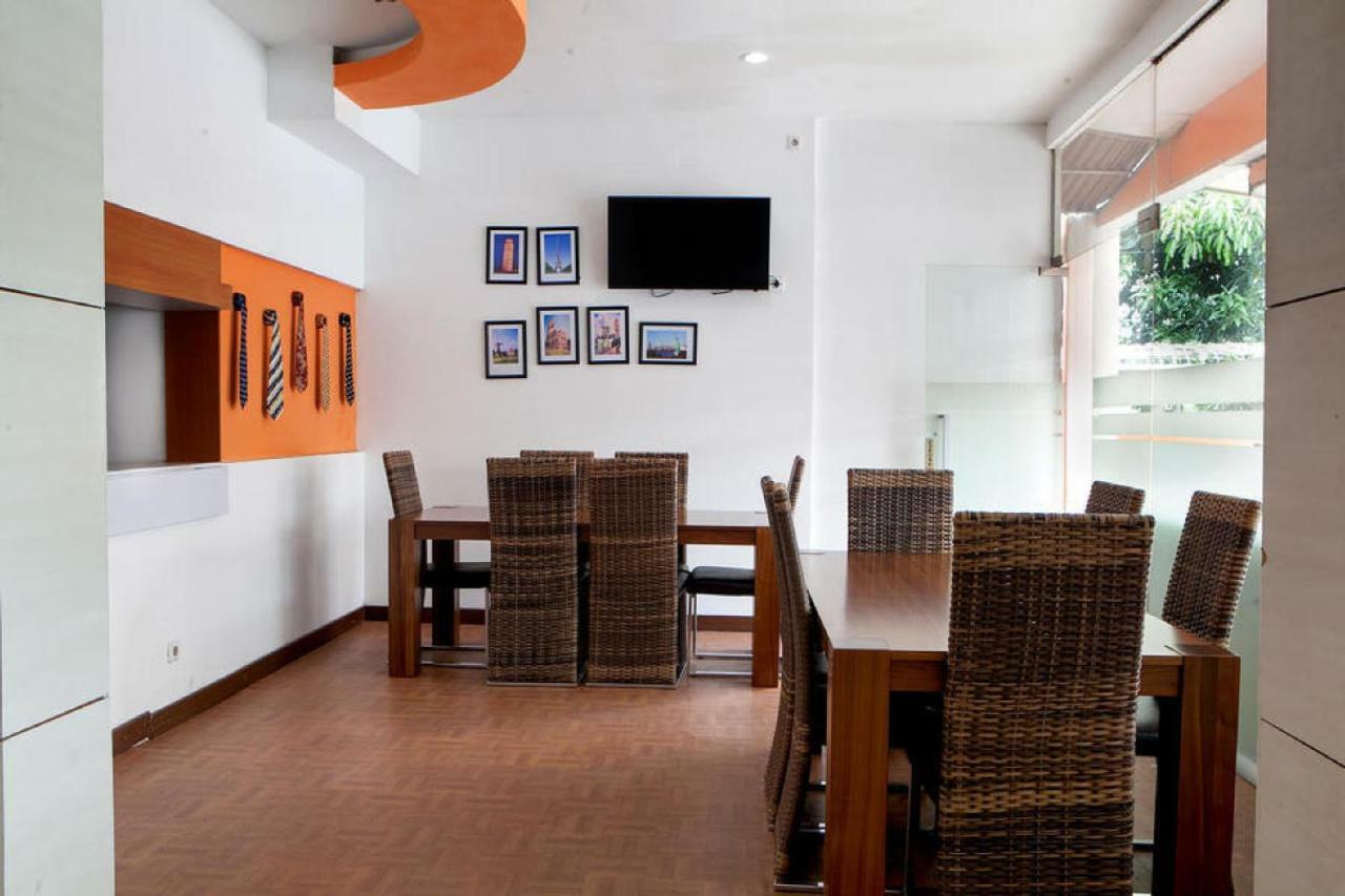 Reddoorz Syariah Near Btc Fashion Mall Bandung Exteriör bild